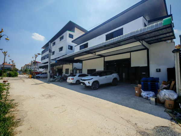 อาคาร 2 ชั้นให้เช่า ขนาดรวม 520 ตร.ม. ย่านกิ่งแก้ว ราชาเทวะ บางพลี สมุทรปราการ